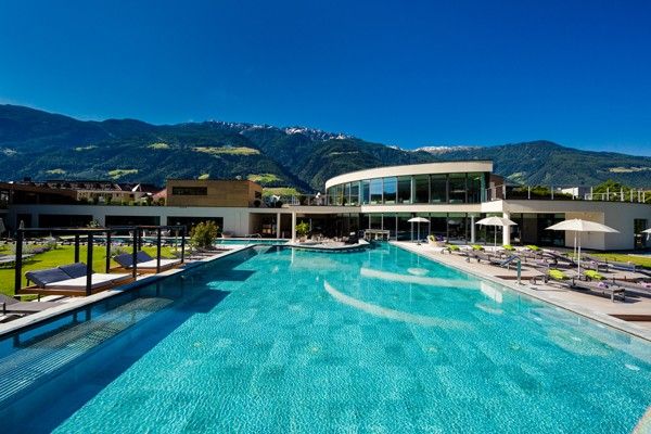 Tennishotel Prokulus Suedtirol Italien Pool